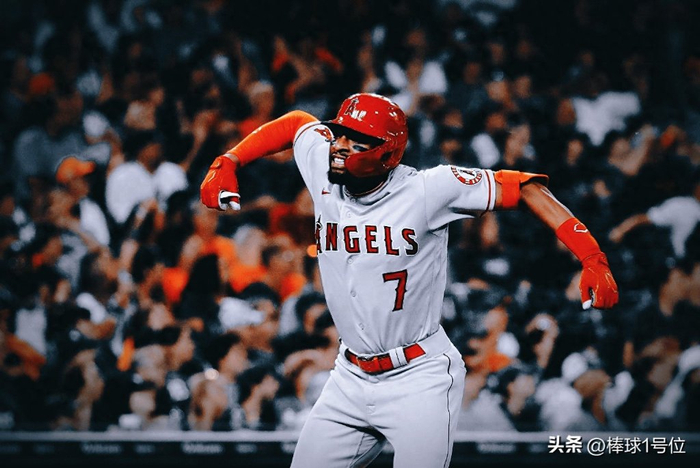 棒球选手刷新世界纪录,震撼全场 棒球选手刷新世界纪录,震撼全场