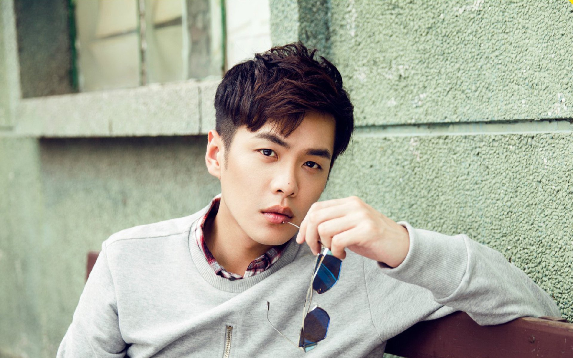 开云体育-绿茵博弈，当秘鲁意志对决皇马星河，基耶萨铸就攻防一体神话