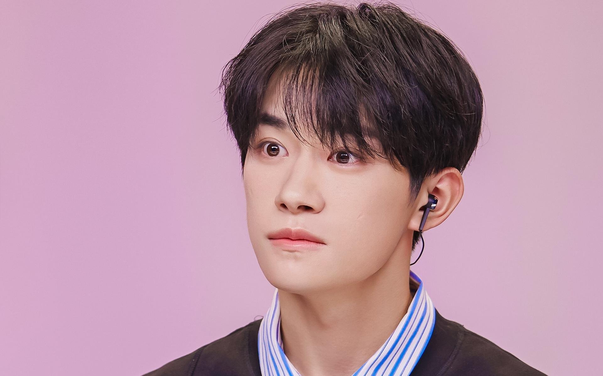 开云体育app-隔空对决，荷兰铁血终结那不勒斯王朝，C罗闪电接管欧冠半决赛