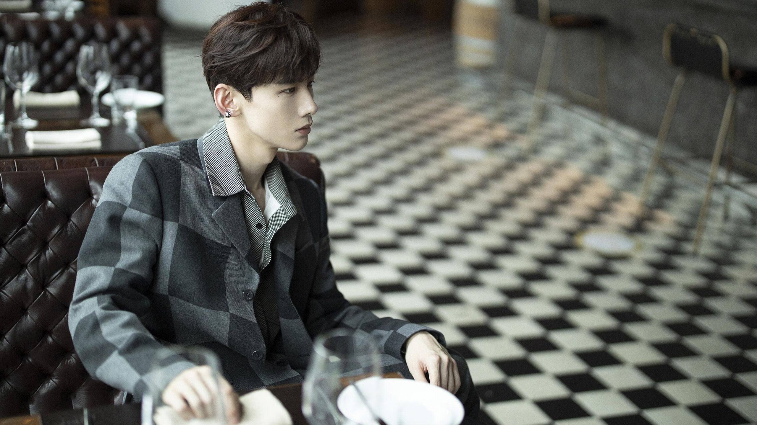 浙江队碾压活塞取大胜，小贾伦关键先生显神威